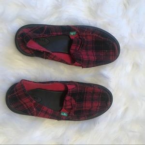 Plaid sanuks